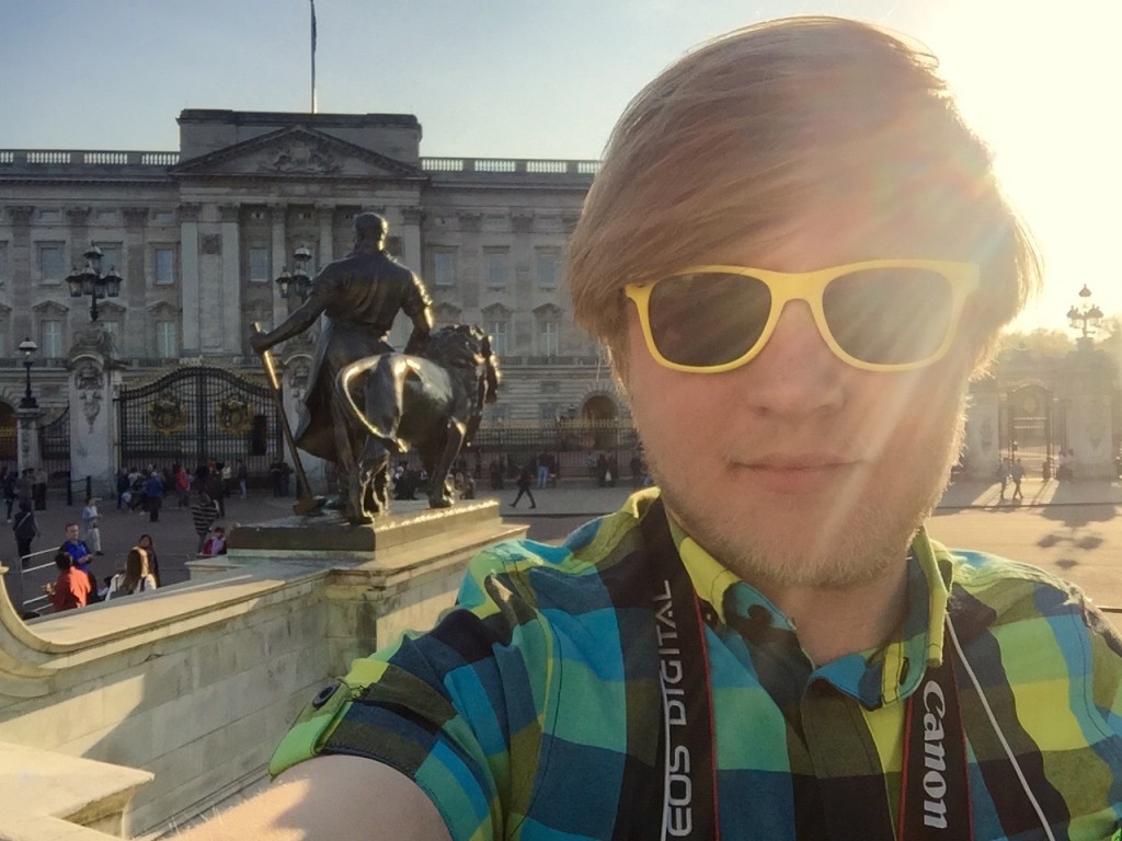 Chilling outside Buckingham Palace