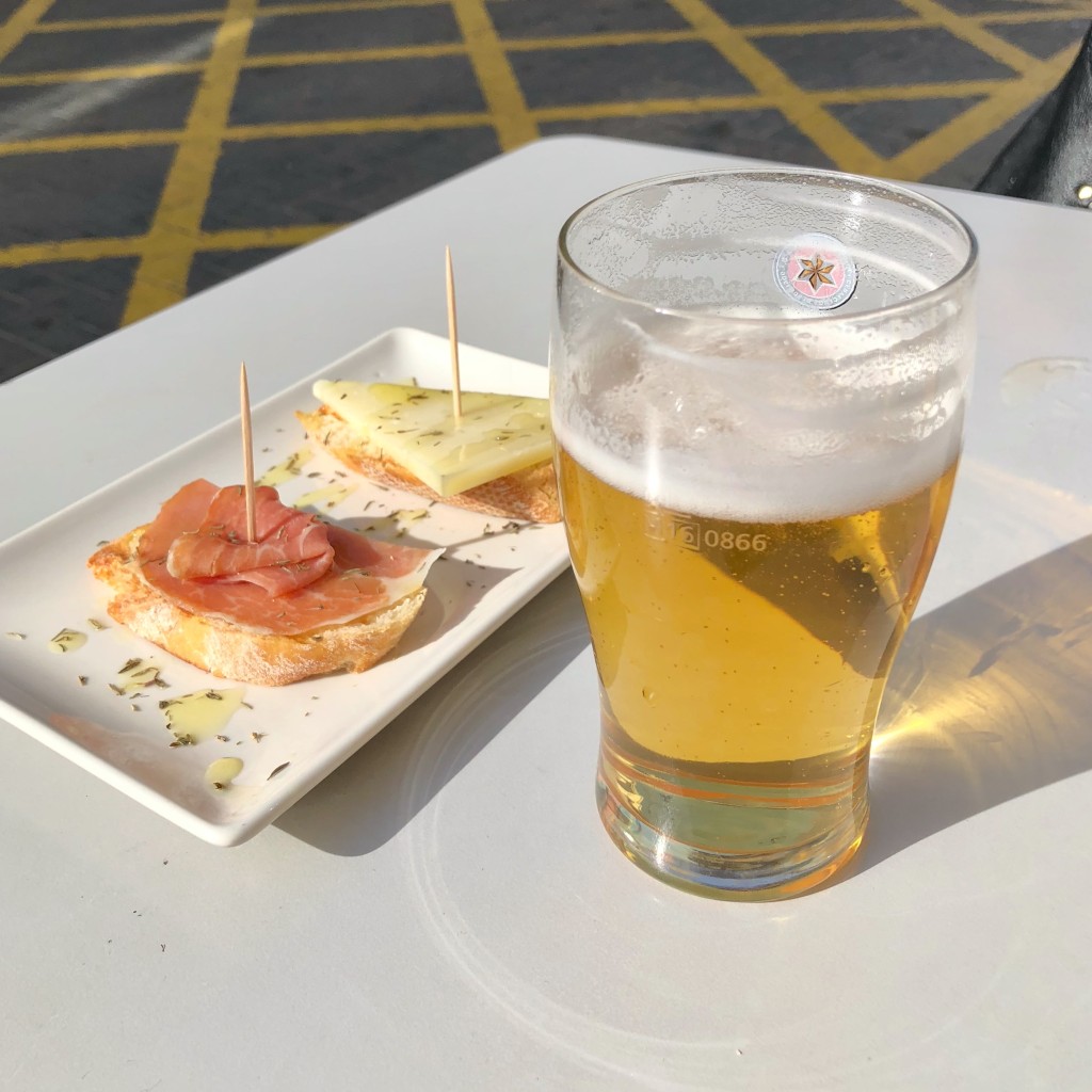 Drinks and nibbles by the roadside